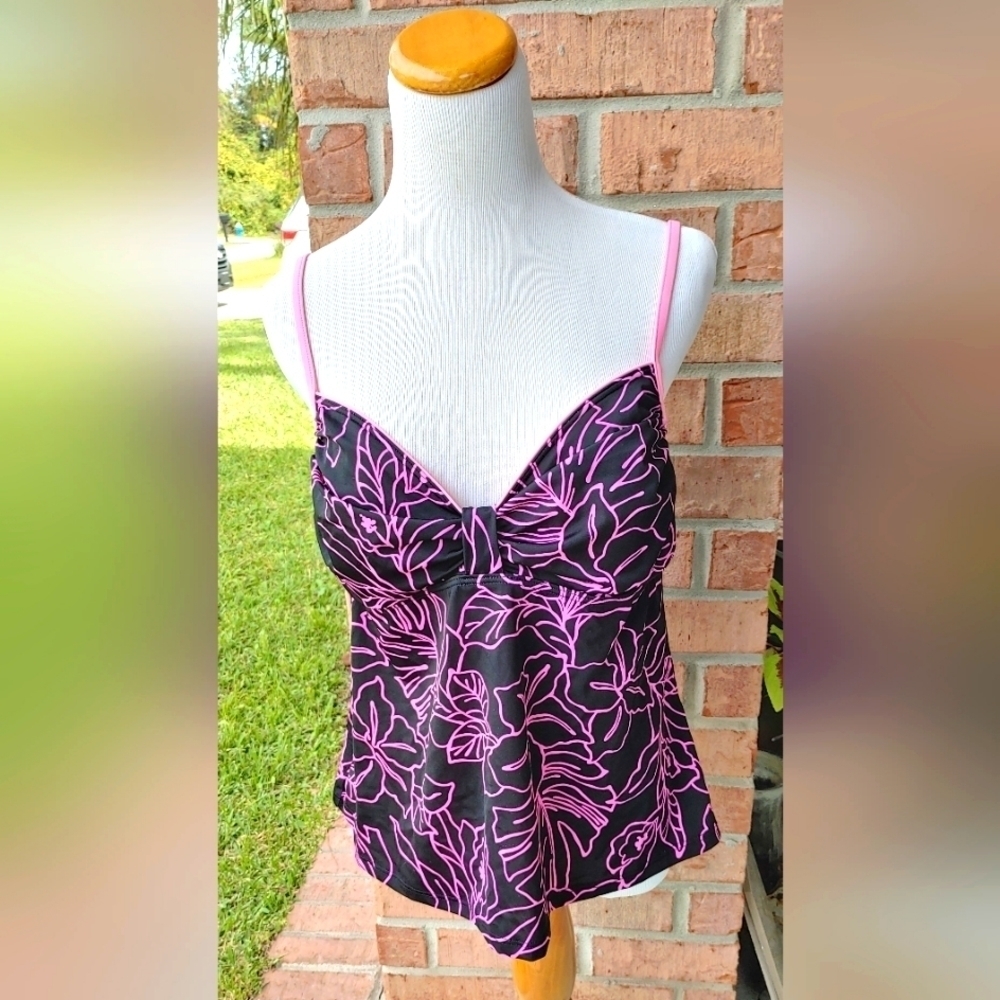 PRETTY Floral Pink & Black Swim wear. BATHING SUIT TOP PLUS Size 18
